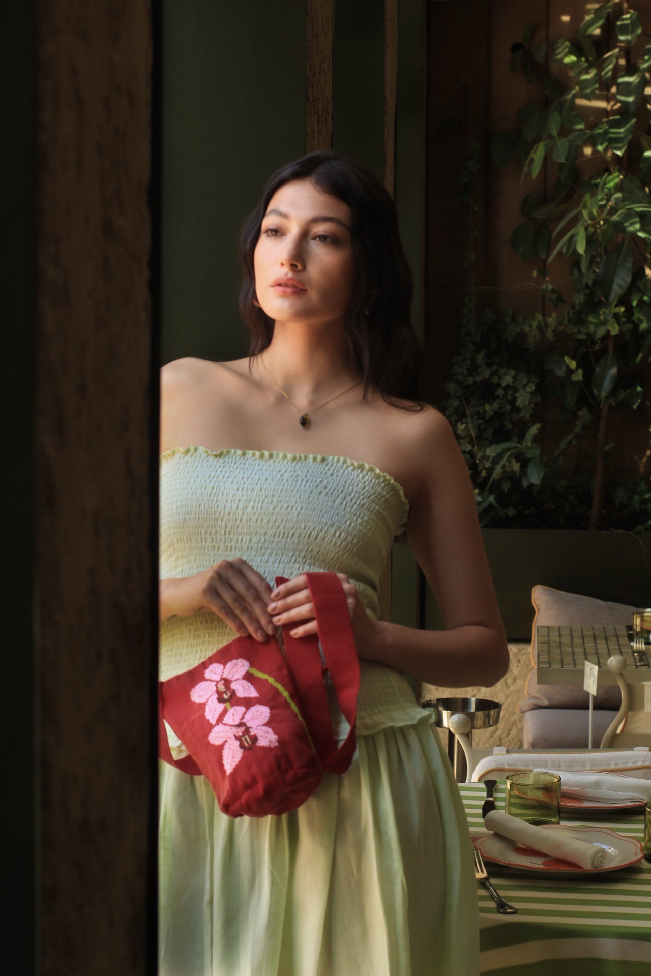 Orquídea Fuchsia Bag – A Tribute to Colombia’s National Flower